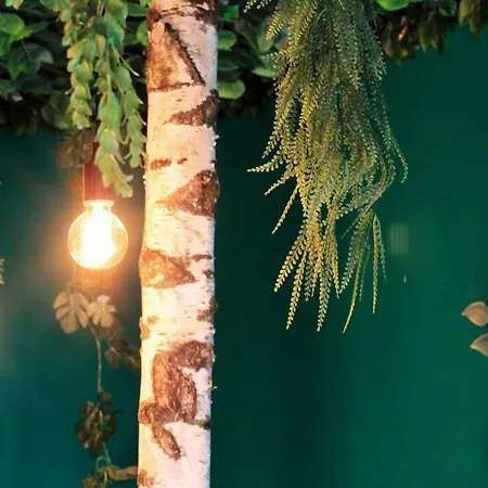 Wood Lodge Mit Kinderzimmer I Messe L City L Flughafen L Hbf Апартаменты Дуйсбург